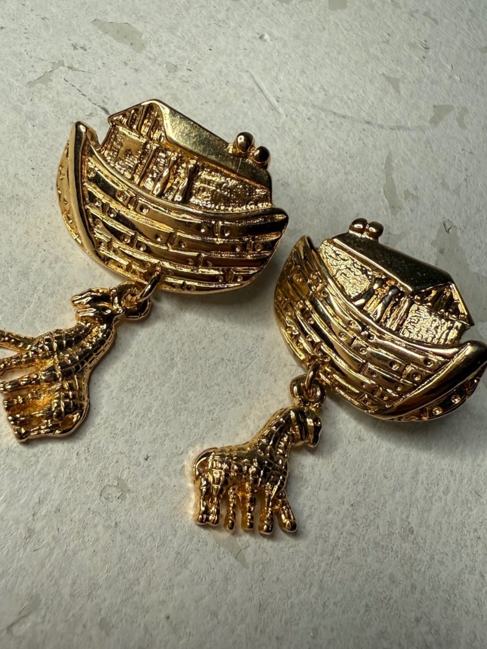 Vintage Noahs Ark 90s Metal Drop Earrings Christian Faith Jesus Noahs Arc